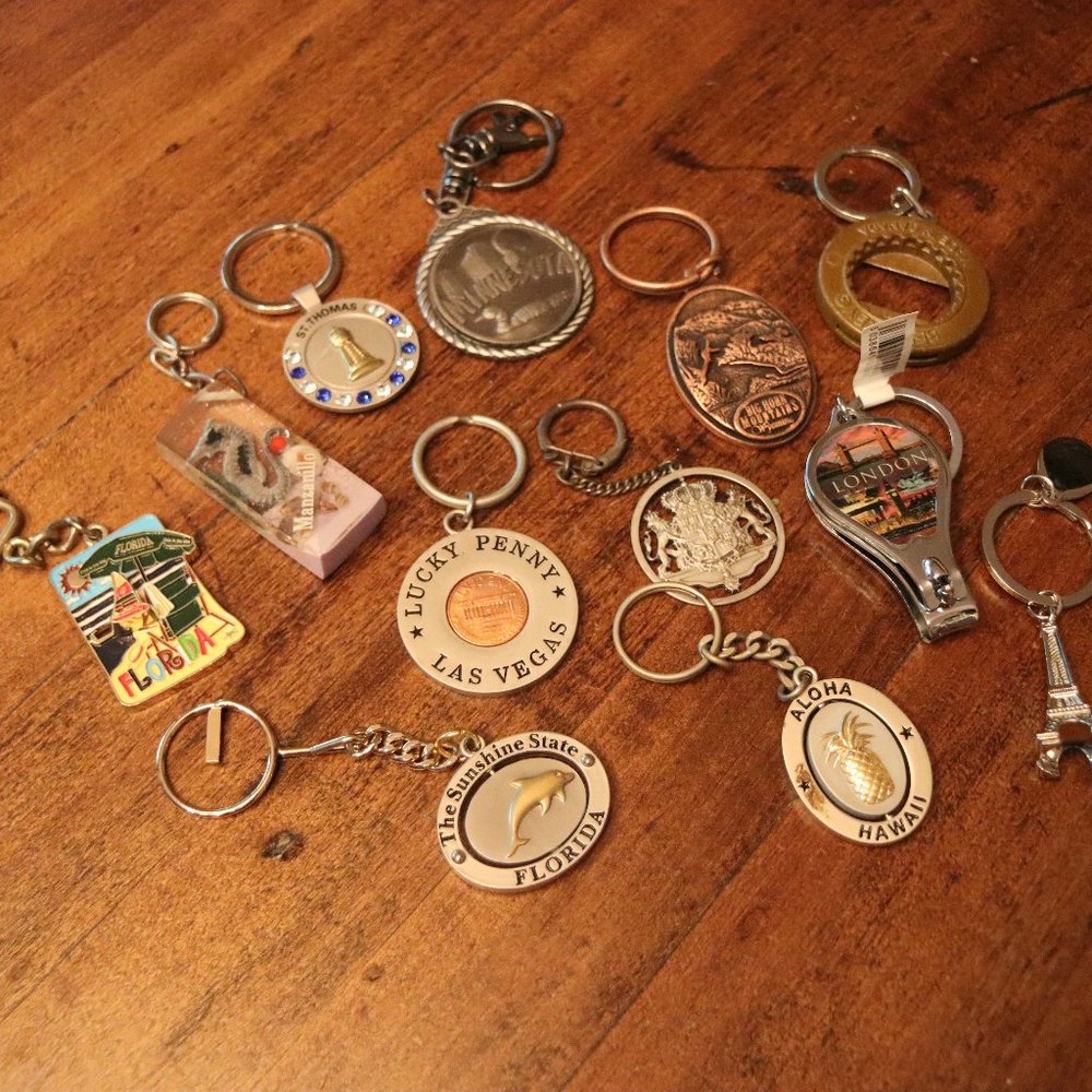 LOT of 12 wonderful KEYCHAINS - from many places - excelent condition and price
